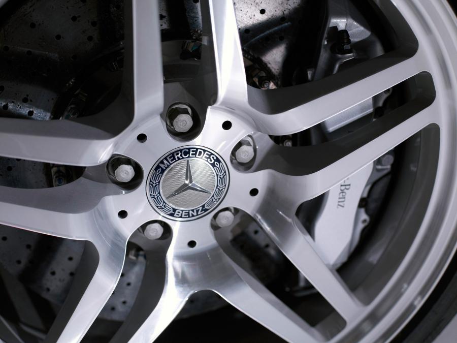 Колеса Mercedes-Benz SLR McLaren Stirling Moss 2009 года  (фото 14 из 75)